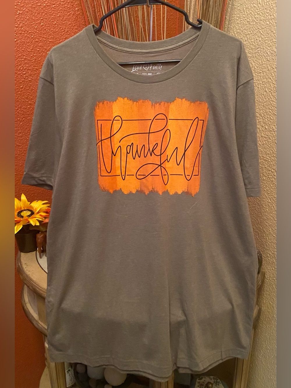 Love ❤️ in Faith - New - 'Thankful' Short Sleeve Tee - Olive with Orange Graphic